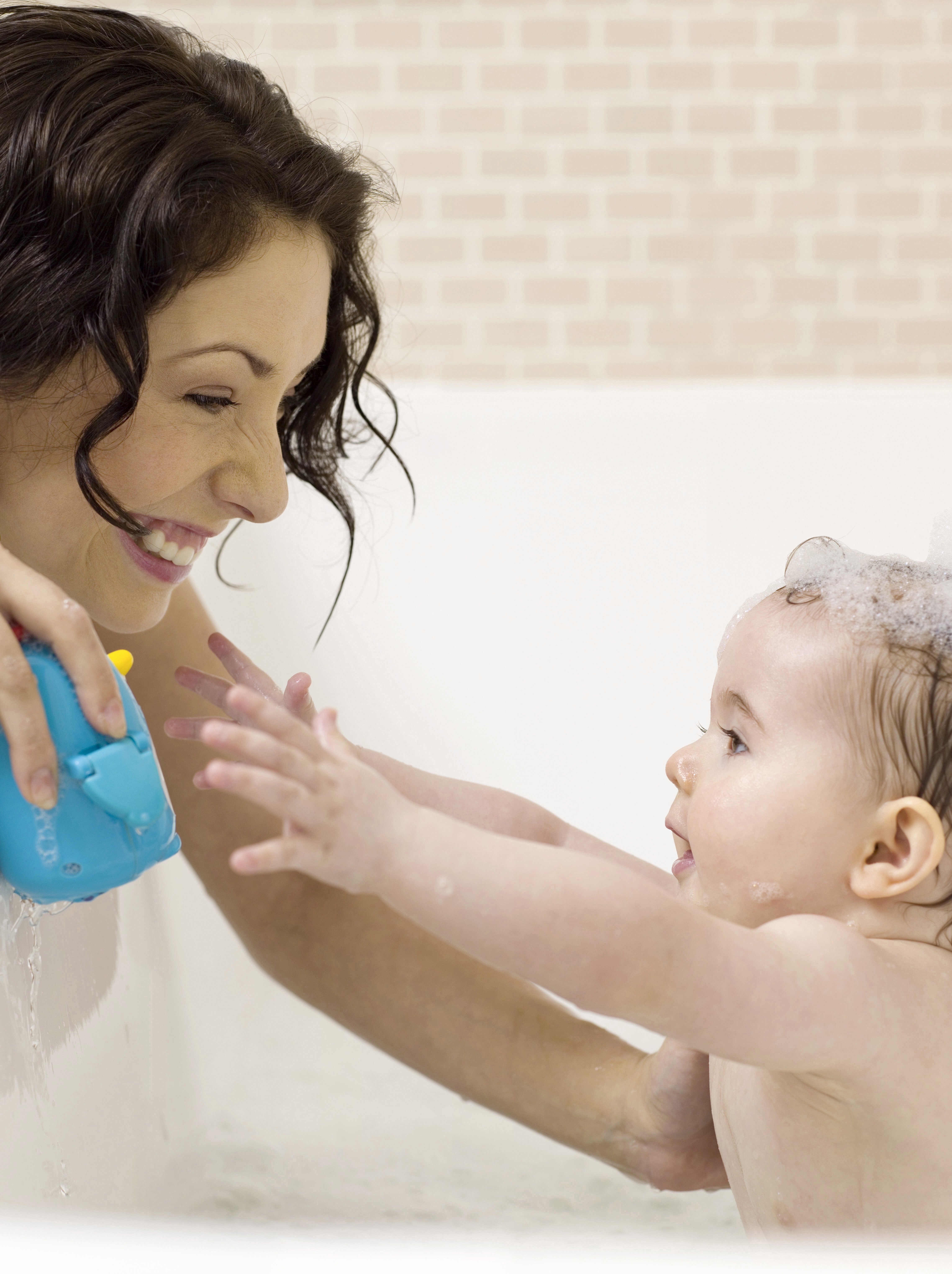 Mom hack. Baby 10 лет Bath time.