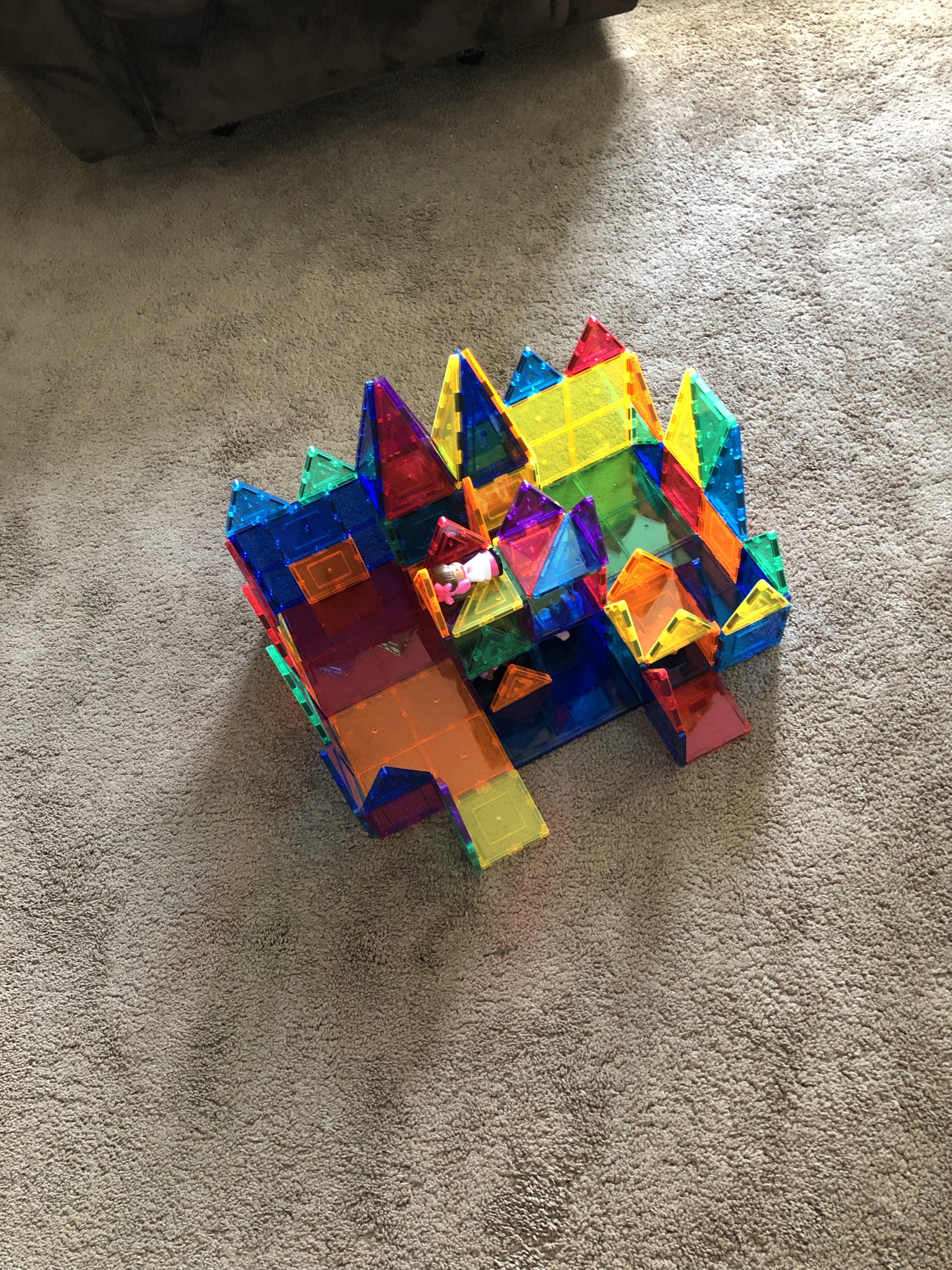 Magnet block castle